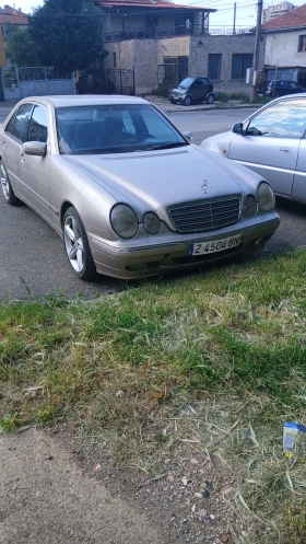 Mercedes-Benz E 320, снимка 1