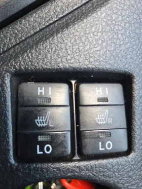 Toyota Auris 1.8 Хибрид , снимка 17