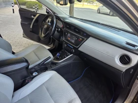 Toyota Auris 1.8 Хибрид , снимка 10