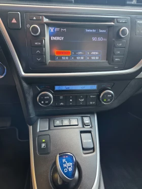 Toyota Auris 1.8 Хибрид , снимка 15