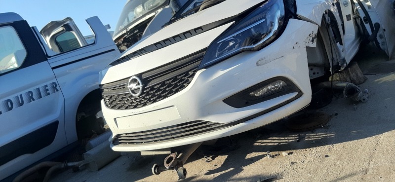 Opel Astra, снимка 2 - Автомобили и джипове - 38498358