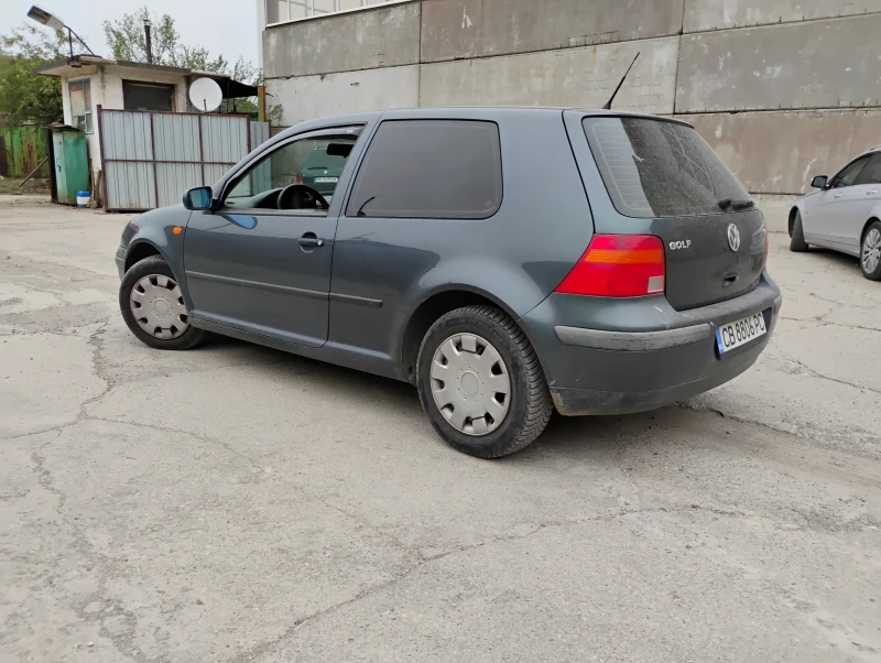 VW Golf 1.6i, снимка 2 - Автомобили и джипове - 47215329