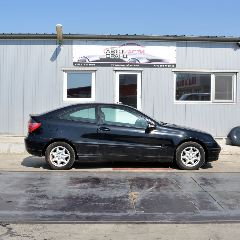 Mercedes-Benz C 180 2.0 i, снимка 2 - Автомобили и джипове - 51244953