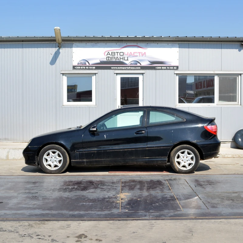 Mercedes-Benz C 180 2.0 i, снимка 3 - Автомобили и джипове - 51244953