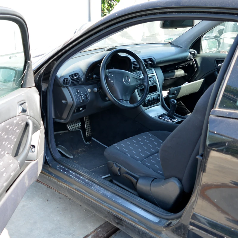 Mercedes-Benz C 180 2.0 i, снимка 5 - Автомобили и джипове - 51244953