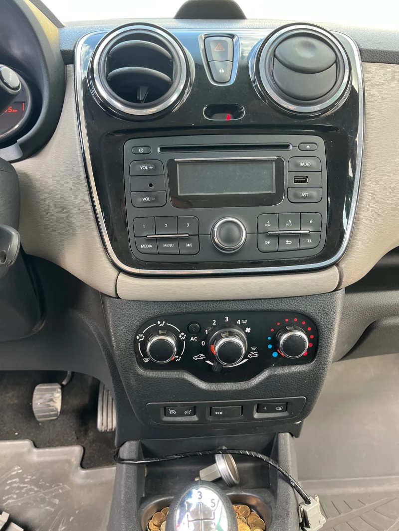 Dacia Lodgy, снимка 9 - Автомобили и джипове - 52595716