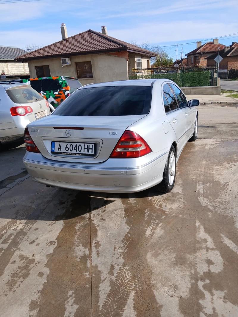 Mercedes-Benz C 220 2.2CDI Facelift, снимка 4 - Автомобили и джипове - 52540235