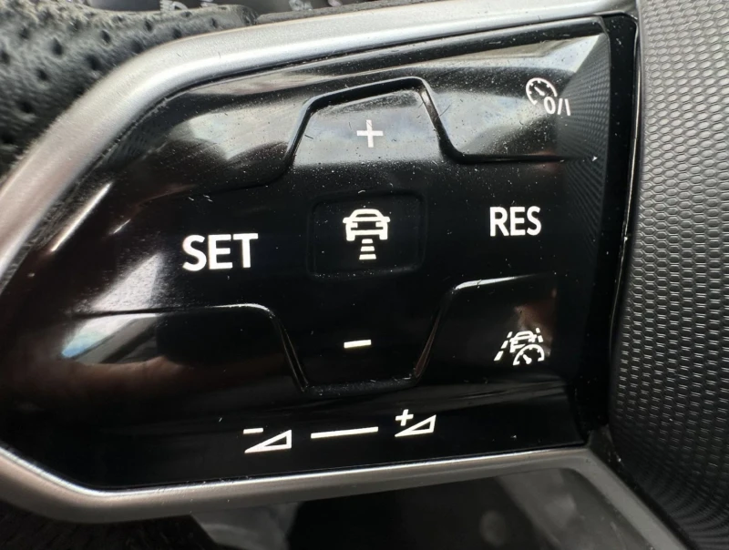 VW Arteon 2.0 TDI SHOOTING BRAKE110KW.360 KAMERA.LED.NAVI, снимка 10 - Автомобили и джипове - 52845798