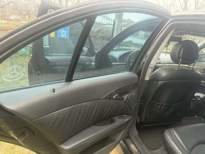 Mercedes-Benz E 320 Бензин/Газ, снимка 14 - Автомобили и джипове - 53385931