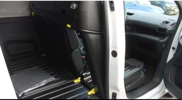 Opel Combo E CARGO/136HP/PDCNAVI/CAM/111d - изображение 9