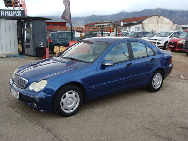 Mercedes-Benz C 200 2.0, снимка 8 - Автомобили и джипове - 52706180