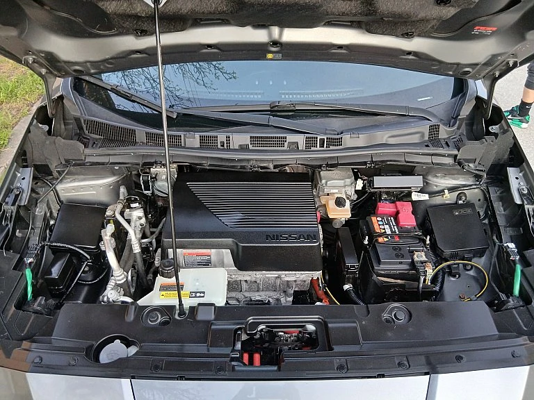 Nissan Leaf  TEKNA* * * ЛУКС* * * 150 PS, снимка 15 - Автомобили и джипове - 54116636