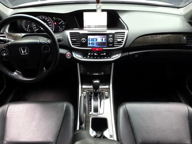 Honda Accord 2.4 - САМО 30% АВАНС, снимка 14 - Автомобили и джипове - 56220019
