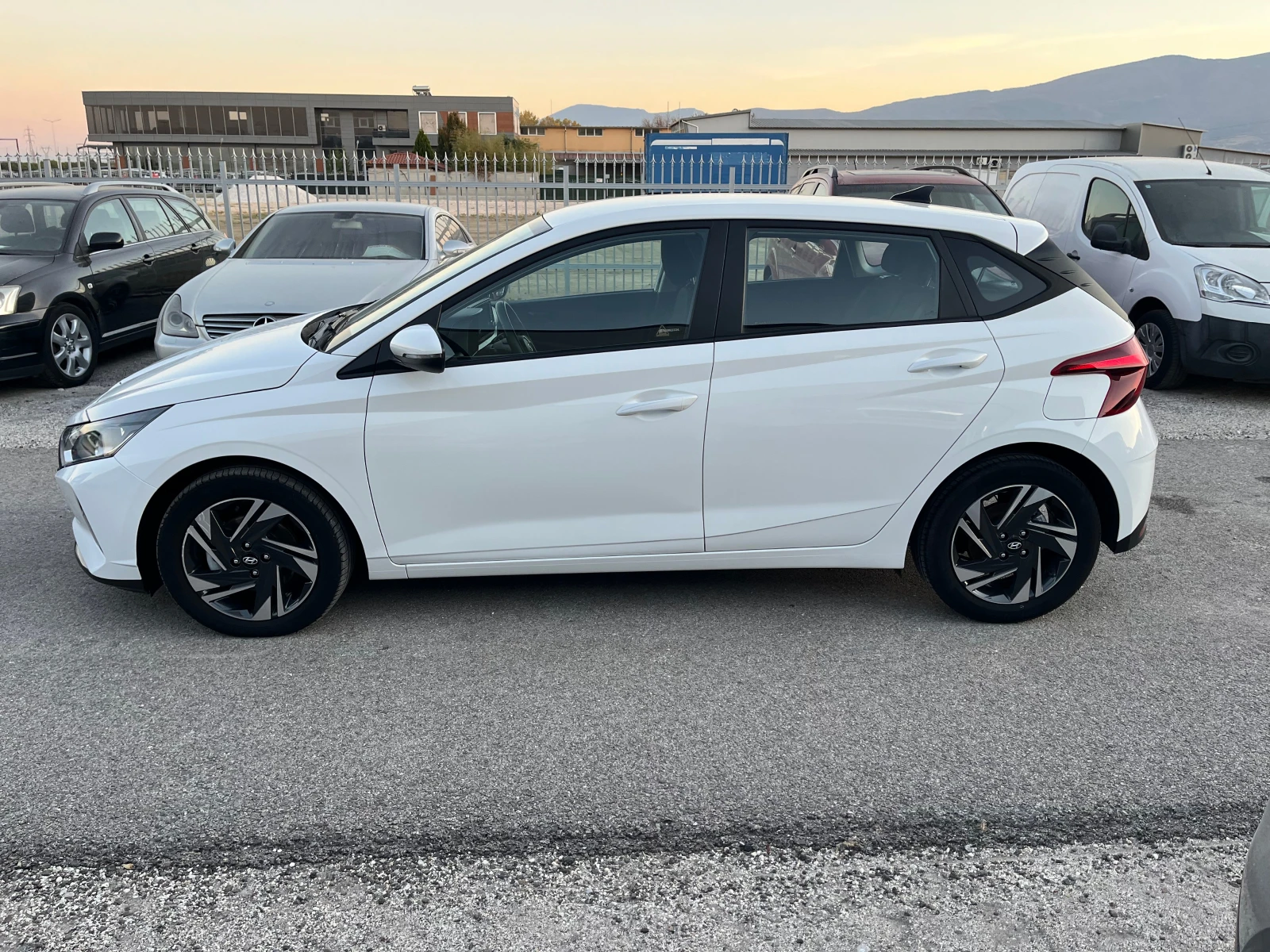 Hyundai I20 1.0 i 100k.c - изображение 3