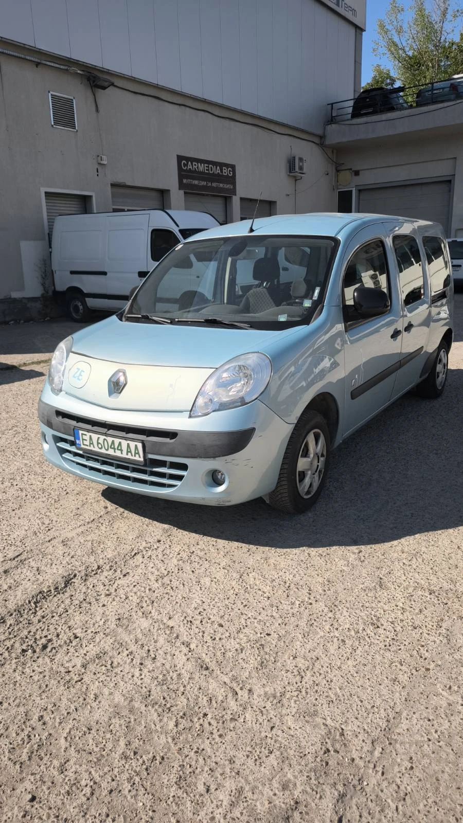Renault Kangoo MAXI ПЪТНИЧЕСКИ - изображение 4
