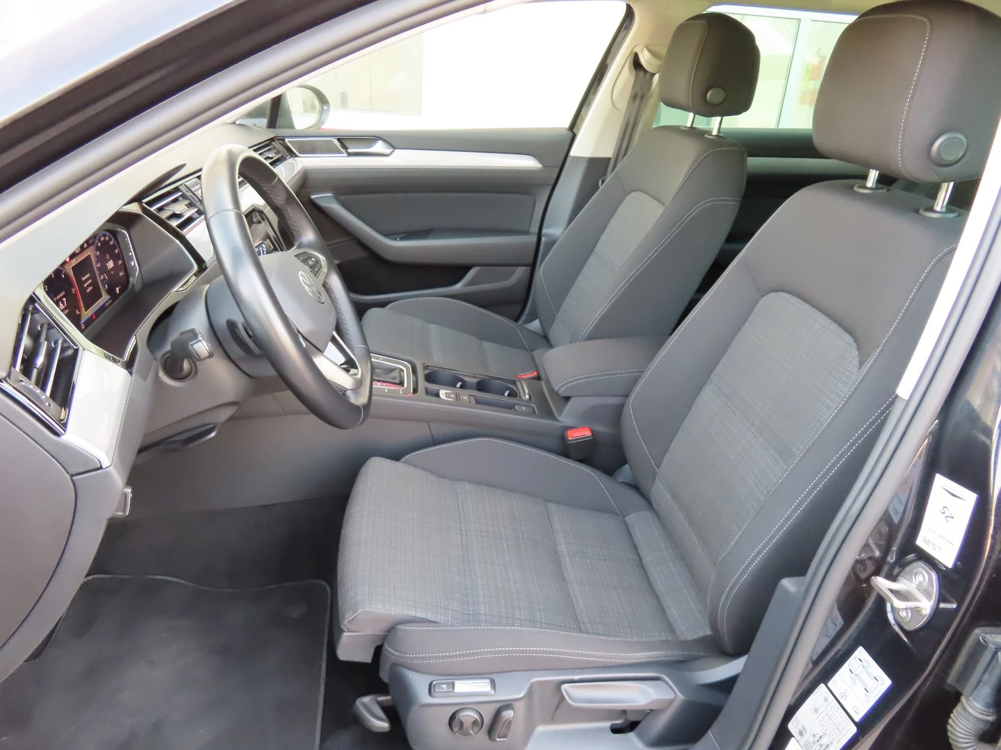 VW Passat Business 2.0 TDI SCR DSG - изображение 5