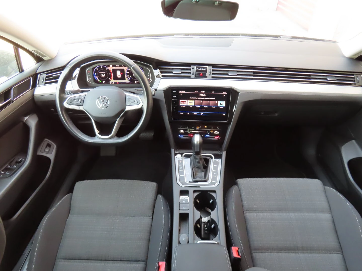 VW Passat Business 2.0 TDI SCR DSG - изображение 10