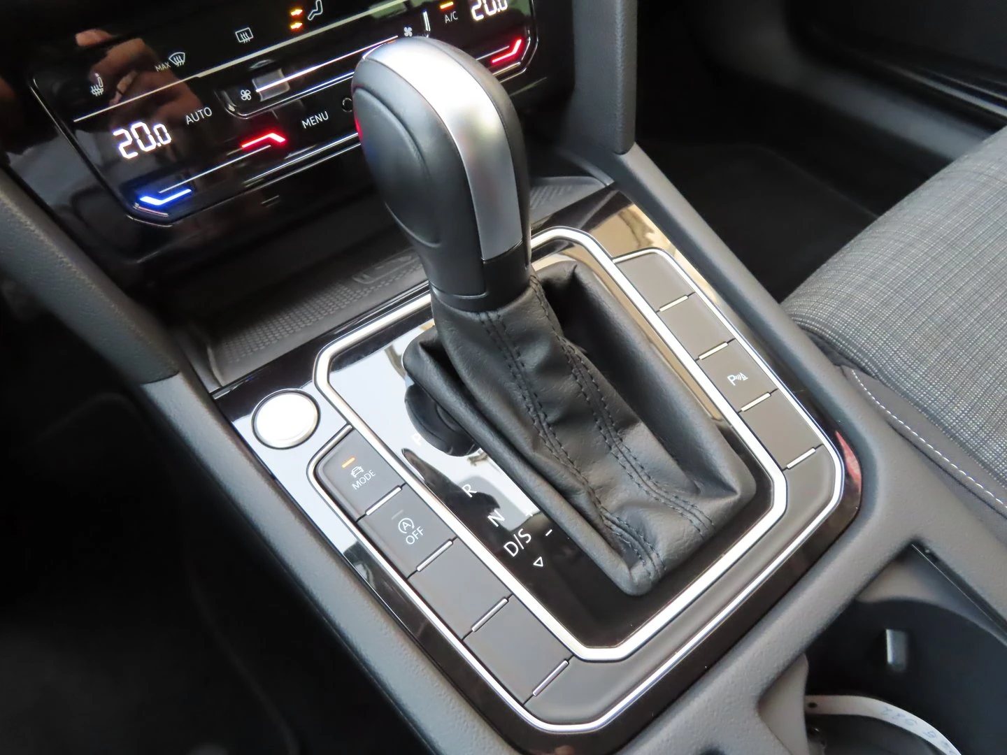 VW Passat Business 2.0 TDI SCR DSG | Mobile.bg � ����������� 13