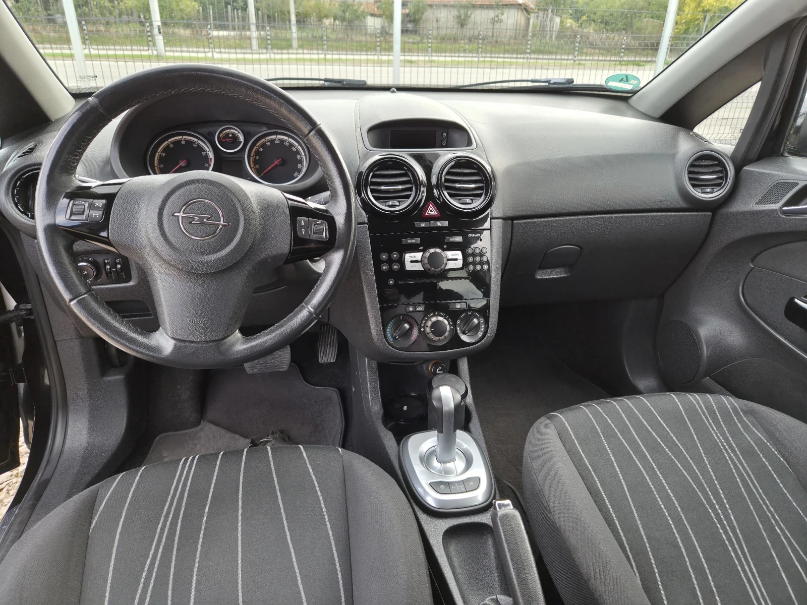 Opel Corsa 1.2i 16V ECOTEC (80 кс) Automatic | Mobile.bg — изображение 12