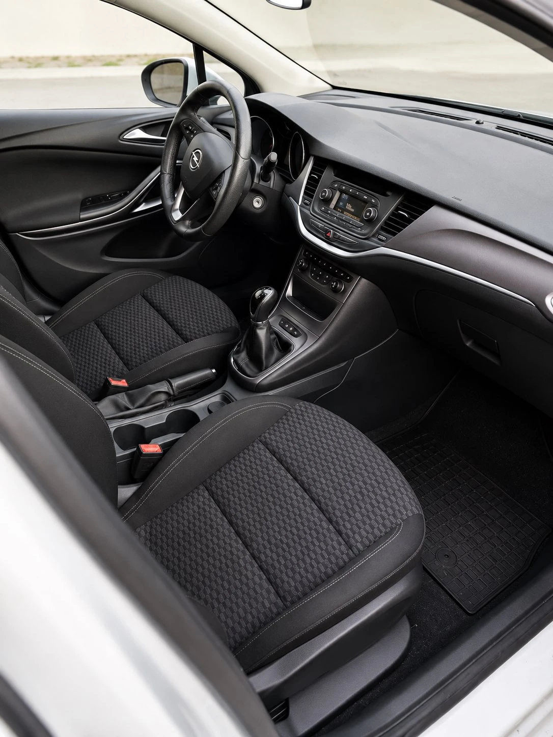 Opel Astra 1.6, снимка 6 - Автомобили и джипове - 54876098
