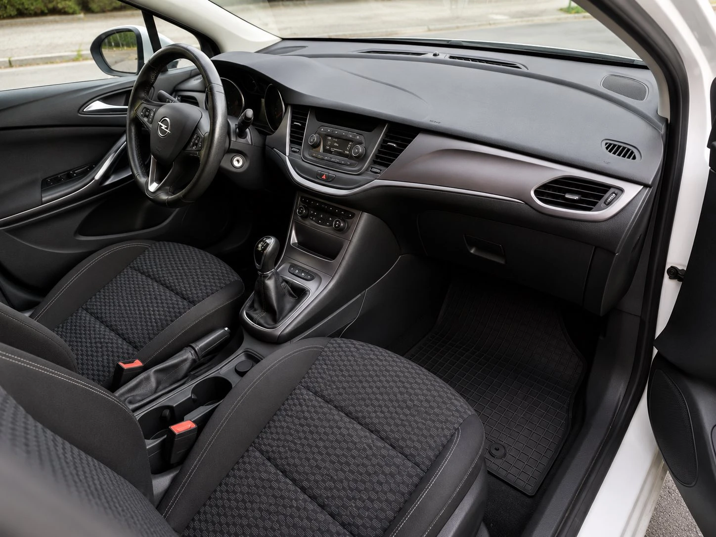 Opel Astra 1.6, снимка 7 - Автомобили и джипове - 54876098