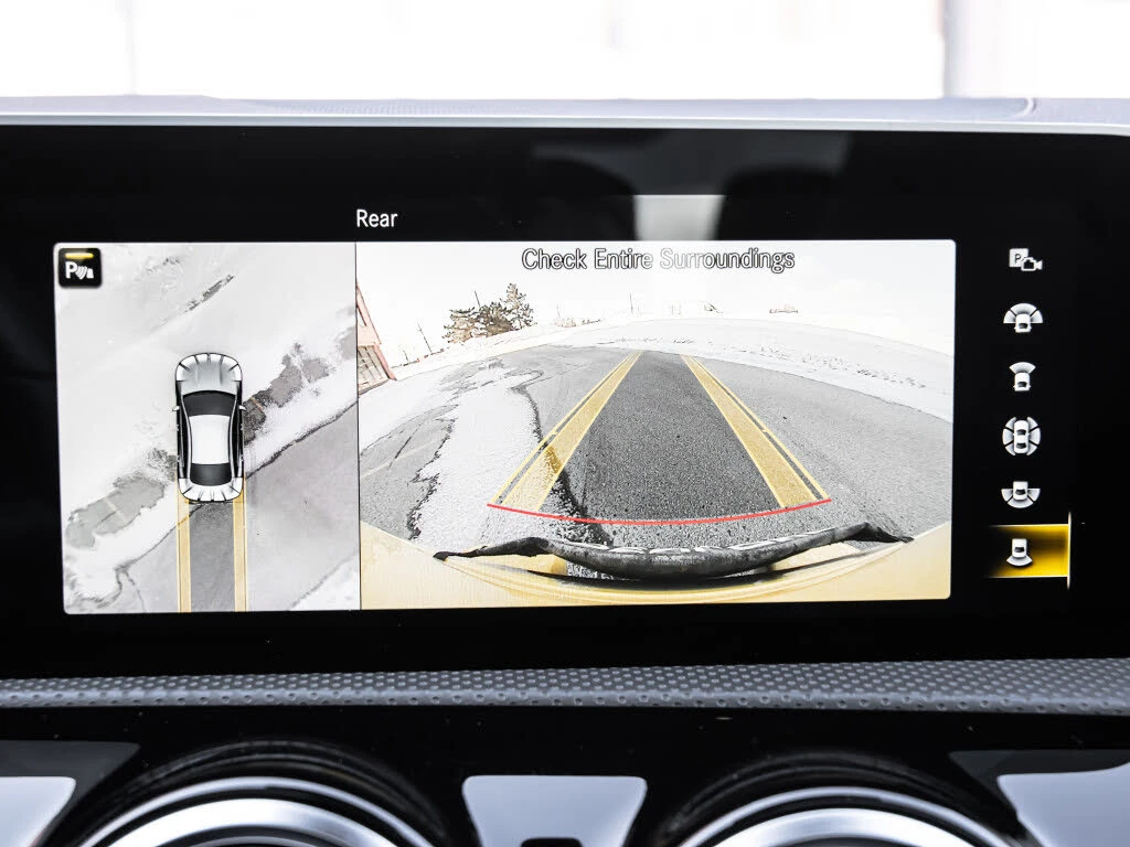 Mercedes-Benz CLA 200 4MATIC* BURMESTER* 360* Distronic* Auto Parking, снимка 11 - Автомобили и джипове - 53814852