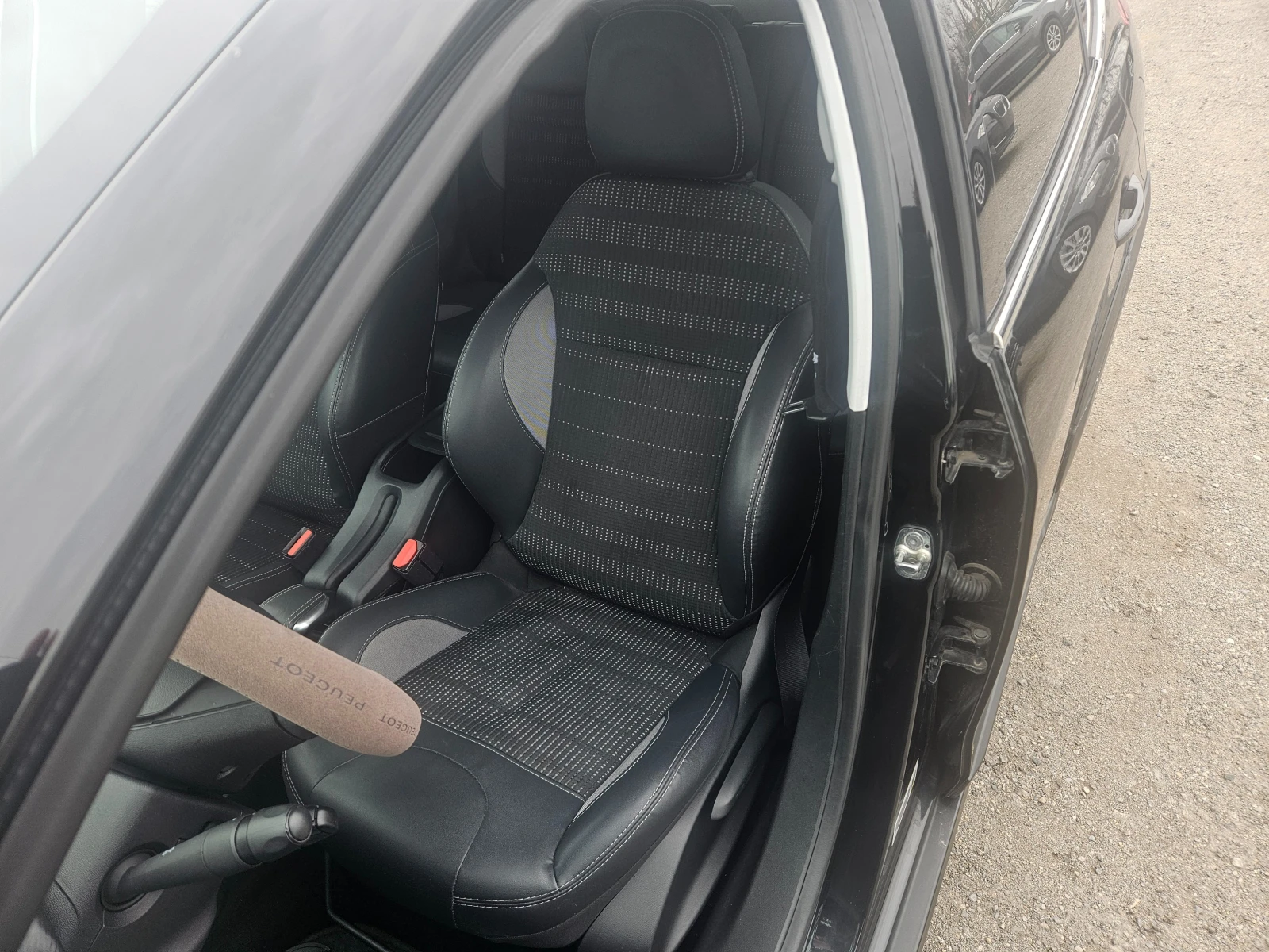 Peugeot 2008 1.6HDI-FACE НАВИГАЦИЯ-КАМЕРА-ПЕРФЕКТНО, снимка 13 - Автомобили и джипове - 53902971