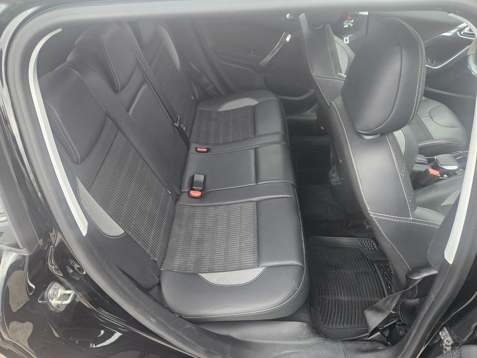 Peugeot 2008 1.6HDI-FACE НАВИГАЦИЯ-КАМЕРА-ПЕРФЕКТНО, снимка 15 - Автомобили и джипове - 53902971