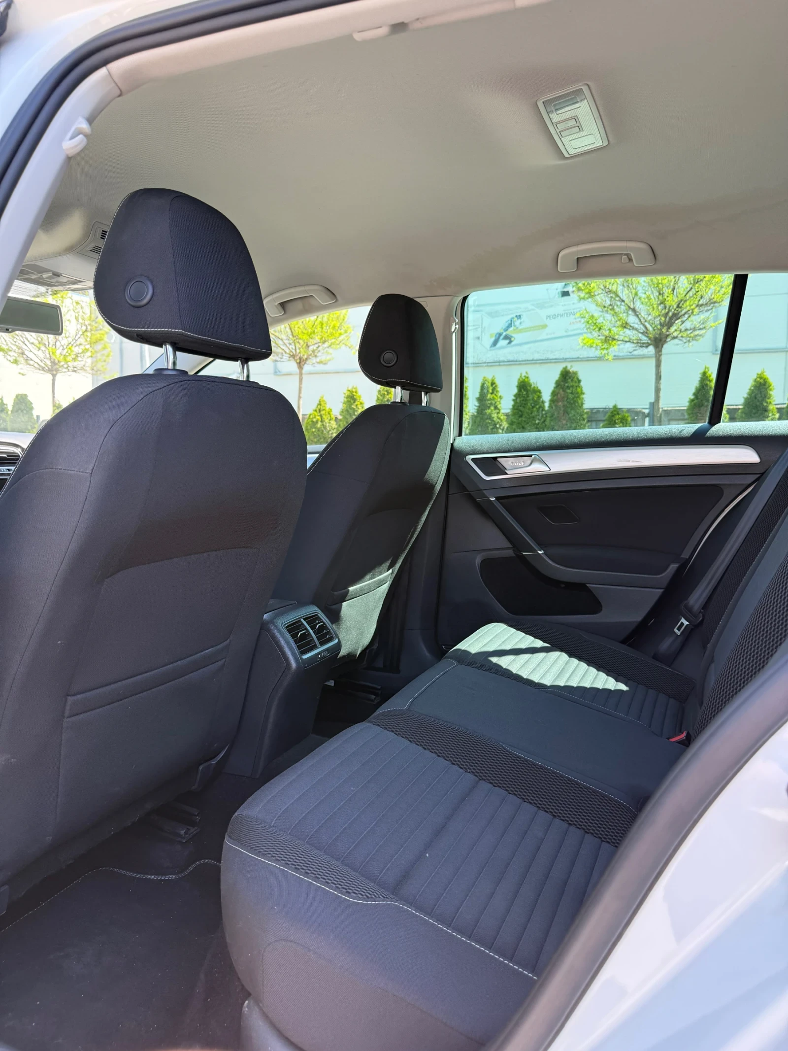 VW Golf 1.2 tsi, снимка 8 - Автомобили и джипове - 54460238