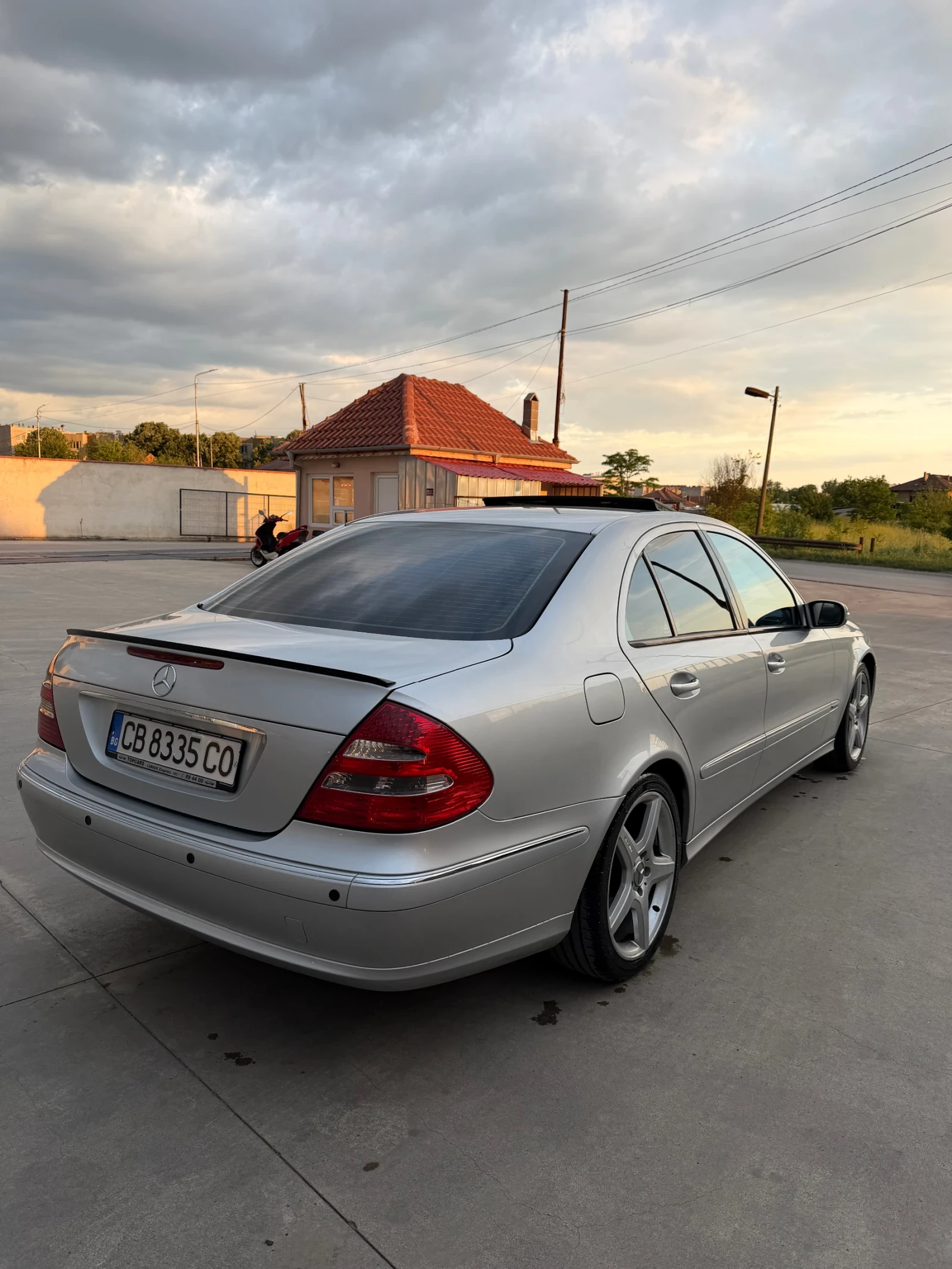 Mercedes-Benz 220, снимка 2 - Автомобили и джипове - 54622509