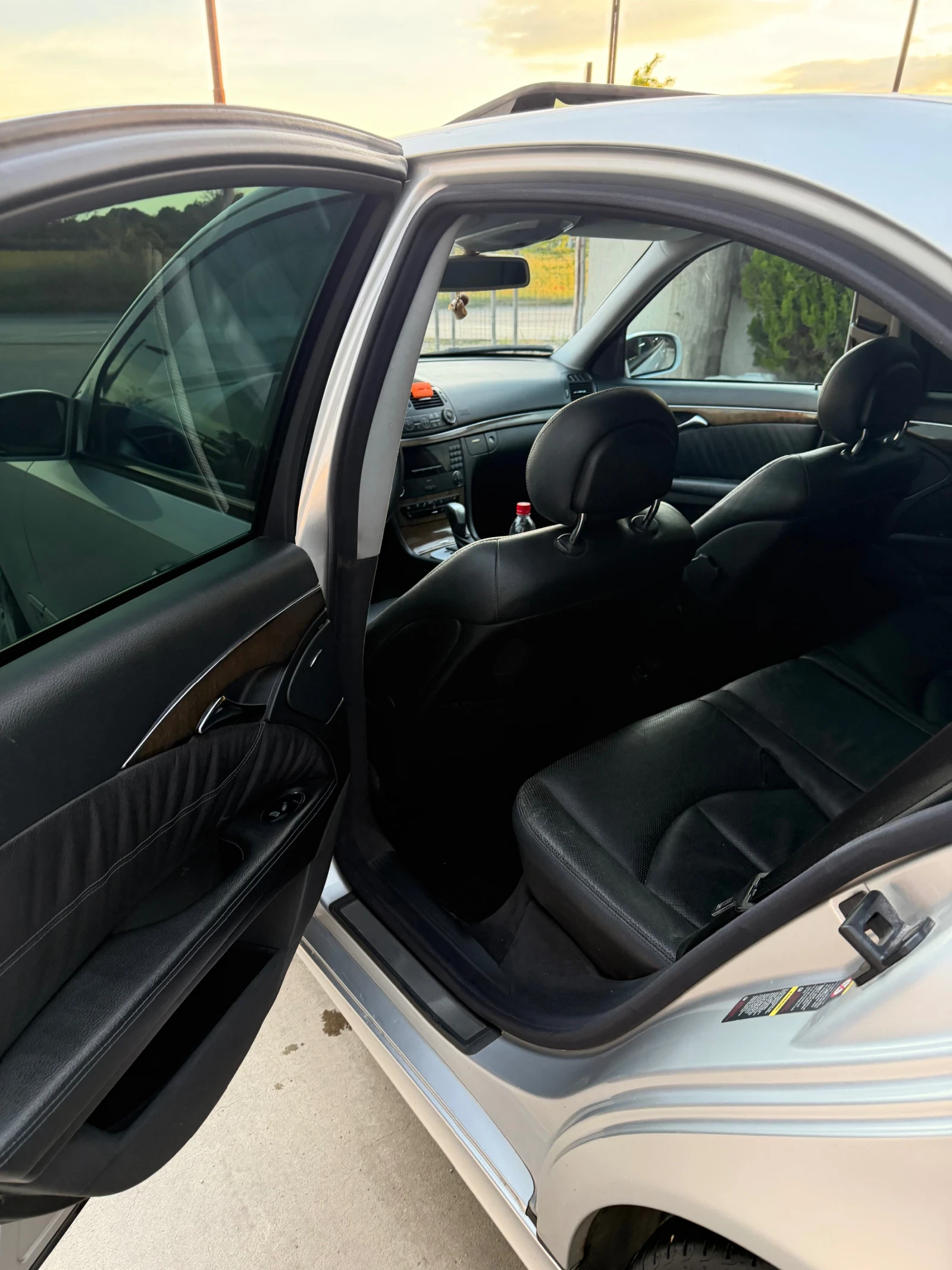 Mercedes-Benz 220, снимка 7 - Автомобили и джипове - 54622509