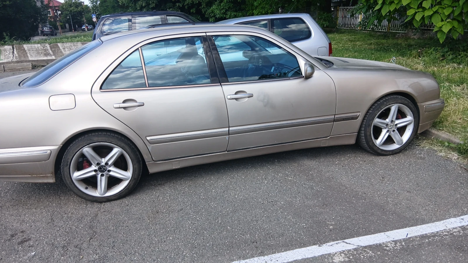 Mercedes-Benz E 320, снимка 2 - Автомобили и джипове - 54917505