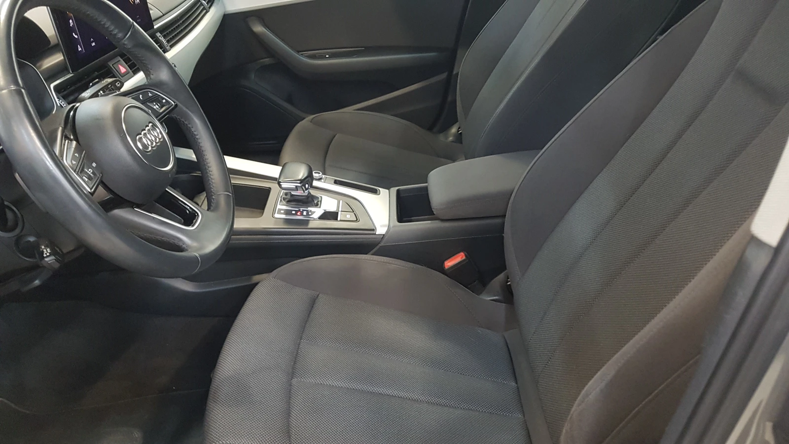 Audi A4 2.0 35 TFSI , снимка 12 - Автомобили и джипове - 55016318