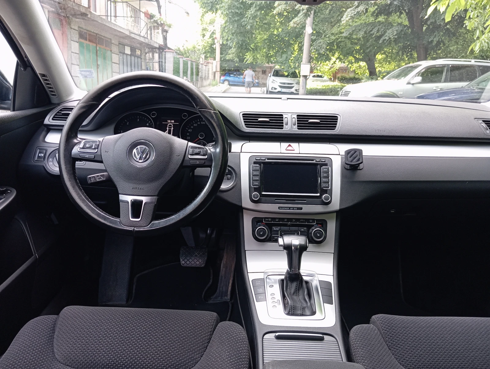VW Passat 2.0TDI FACELIFT 6 ск. DSG, снимка 6 - Автомобили и джипове - 55092897
