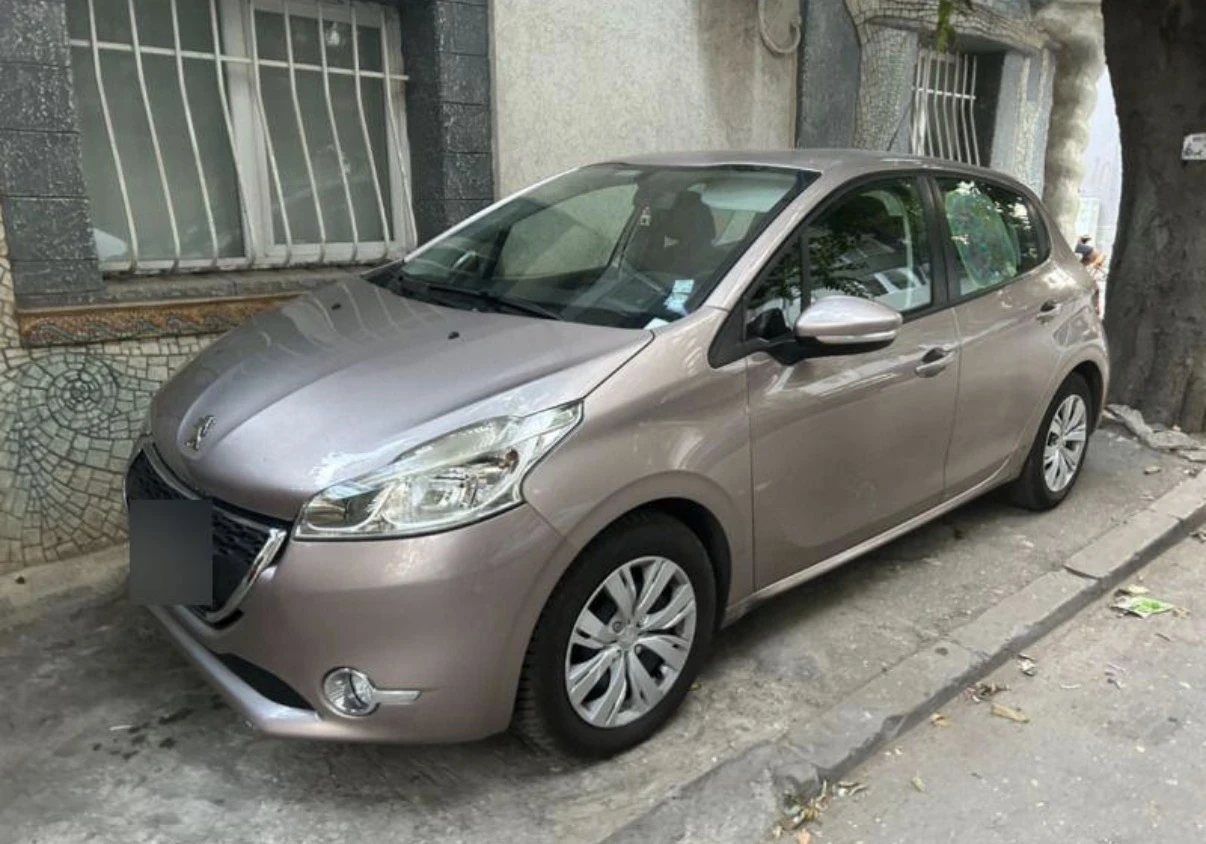 Peugeot 208 1.2 , снимка 8 - Автомобили и джипове - 55175873