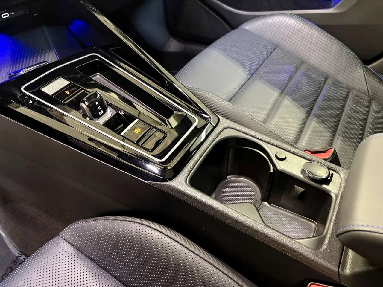 VW Golf R DSG / HUD / MEMORY , снимка 15 - Автомобили и джипове - 55584266