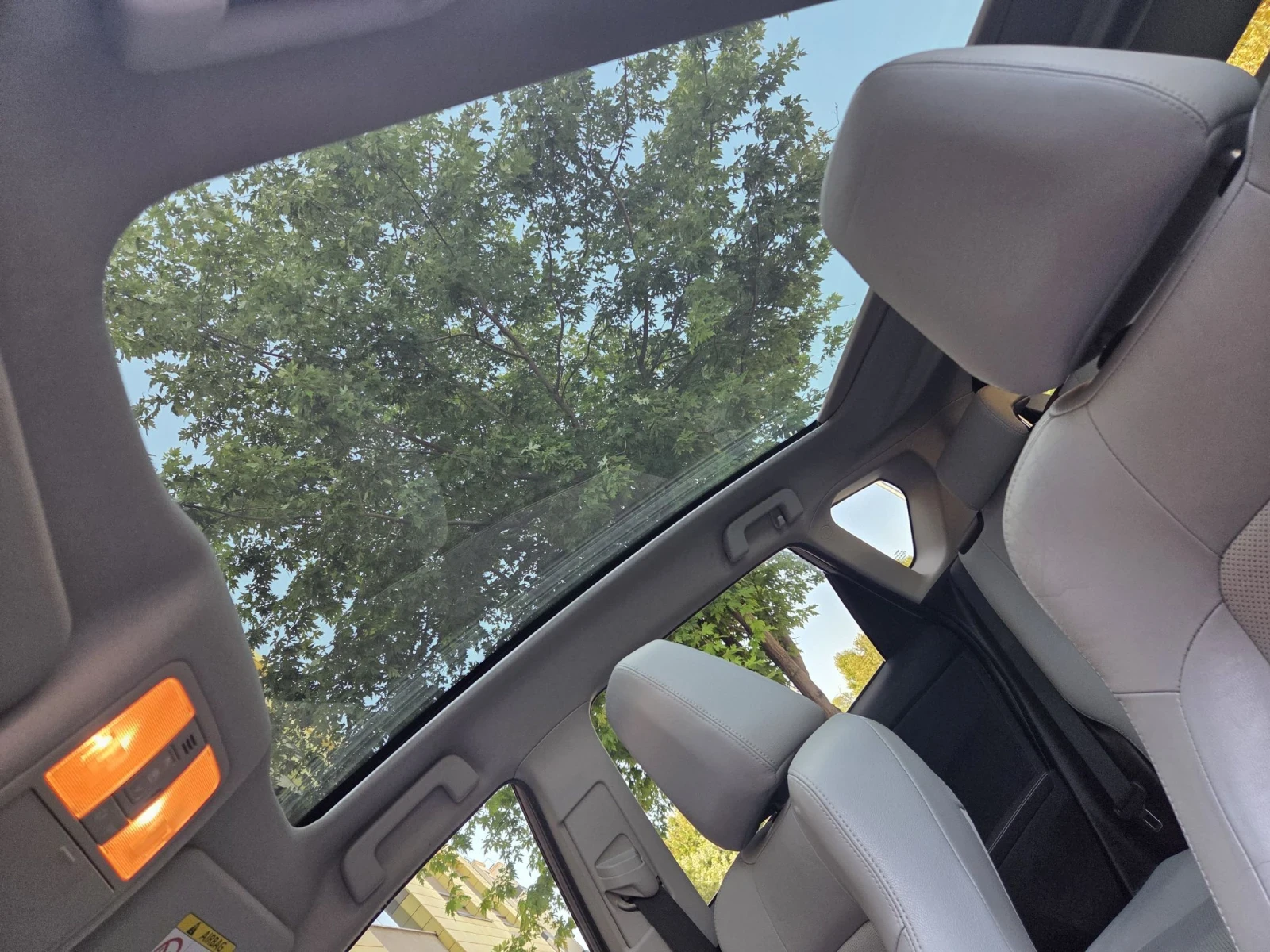 Toyota Auris 1.8 Хибрид , снимка 13 - Автомобили и джипове - 55671714