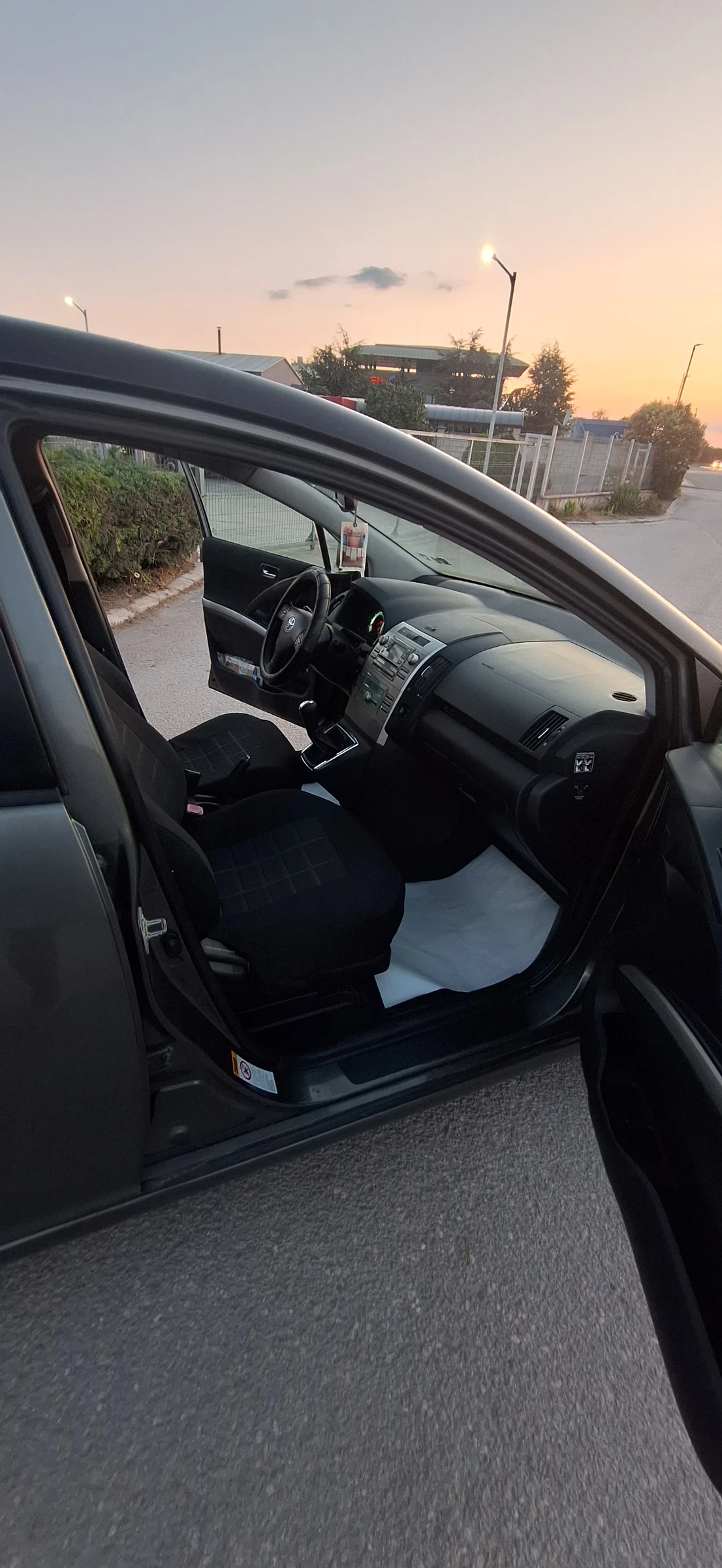 Toyota Corolla verso, снимка 6 - Автомобили и джипове - 55848705