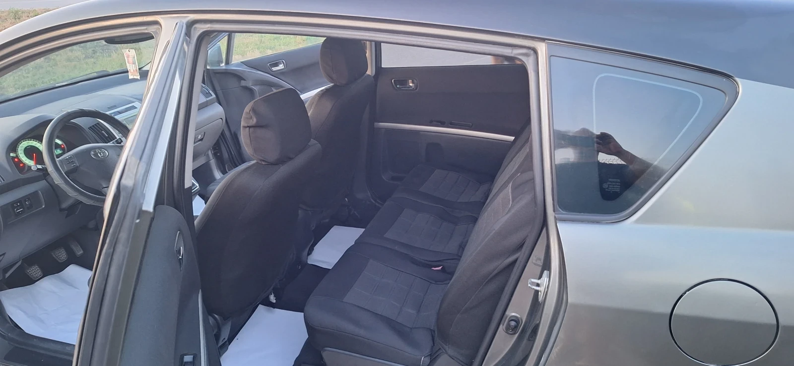 Toyota Corolla verso, снимка 8 - Автомобили и джипове - 55848705