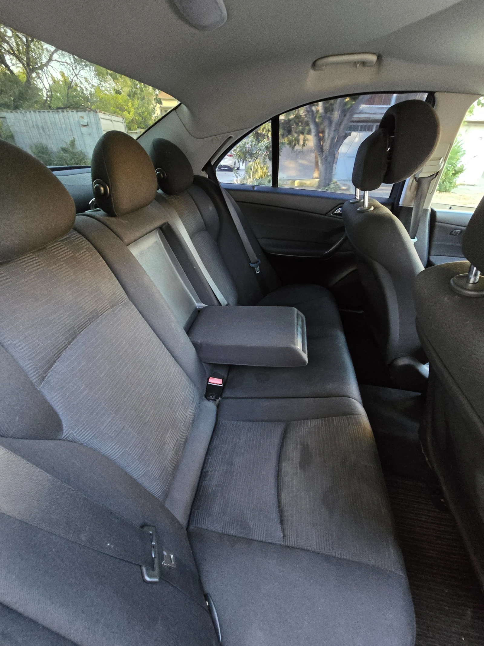 Mercedes-Benz C 220, снимка 15 - Автомобили и джипове - 56043701