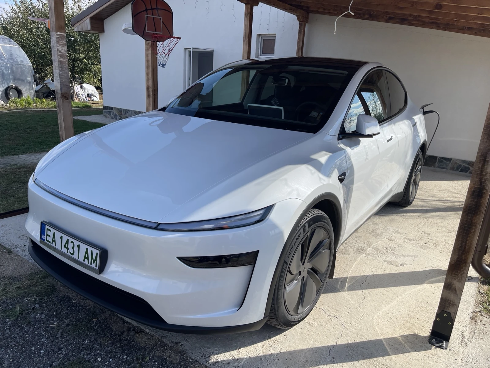 Tesla Y Juniper, снимка 3 - Автомобили и джипове - 56565332