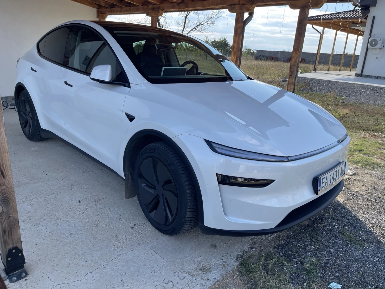 Tesla Y Juniper, снимка 2 - Автомобили и джипове - 56565332