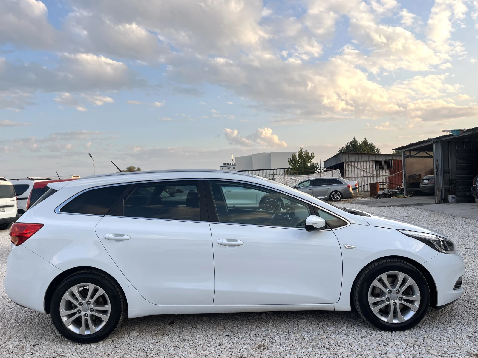 Kia Ceed 1.6 D, -110к.с.KAMERA, ЛИЗИНГ, снимка 4 - Автомобили и джипове - 56654297