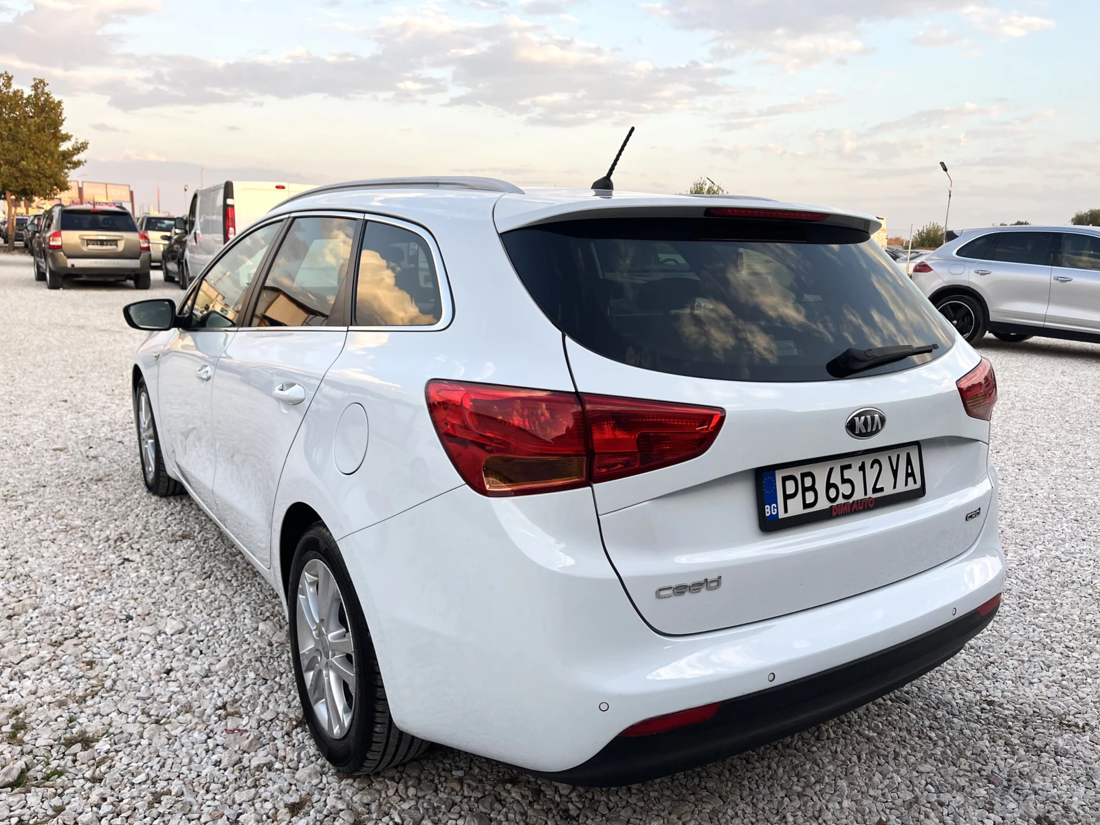Kia Ceed 1.6 D, -110к.с.KAMERA, ЛИЗИНГ, снимка 5 - Автомобили и джипове - 56654297