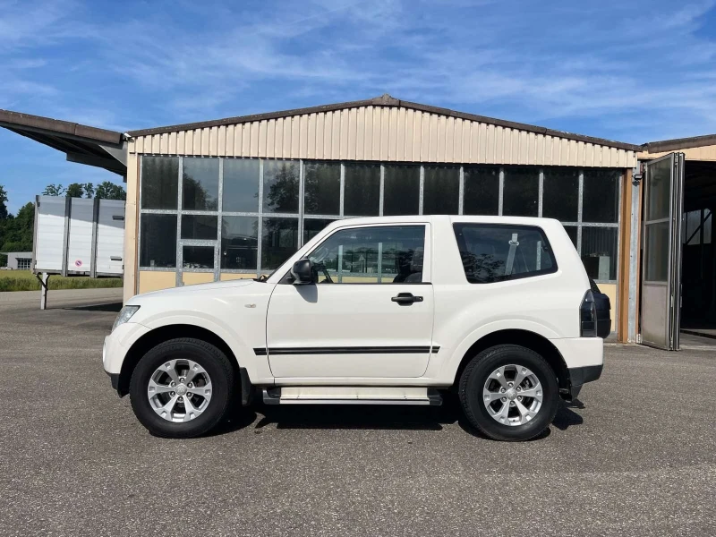 Mitsubishi Pajero 3200D, снимка 16 - Автомобили и джипове - 52196345