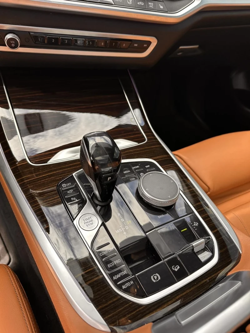 BMW X7 xDrive40i Pure Excellence * Full, снимка 9 - Автомобили и джипове - 52598739