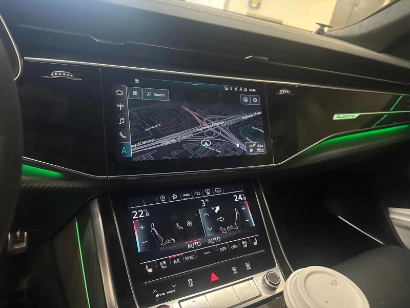 Audi RSQ8 * CARFAX * БЕЗ ПЪРВОНАЧАЛНА ВНОСКА, снимка 8 - Автомобили и джипове - 52638019