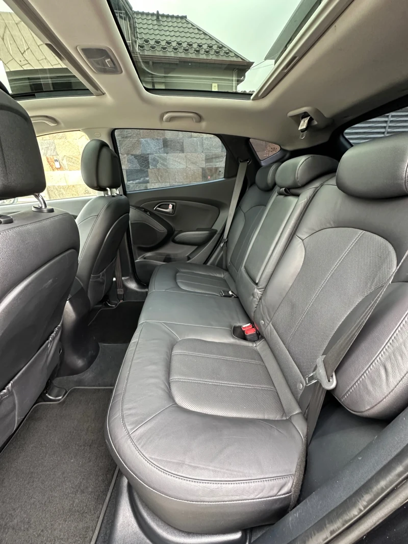 Hyundai IX35 2.0 CRDI PREMIUM/4х4/ Панорама/автоматик/Швейцария, снимка 10 - Автомобили и джипове - 52717486