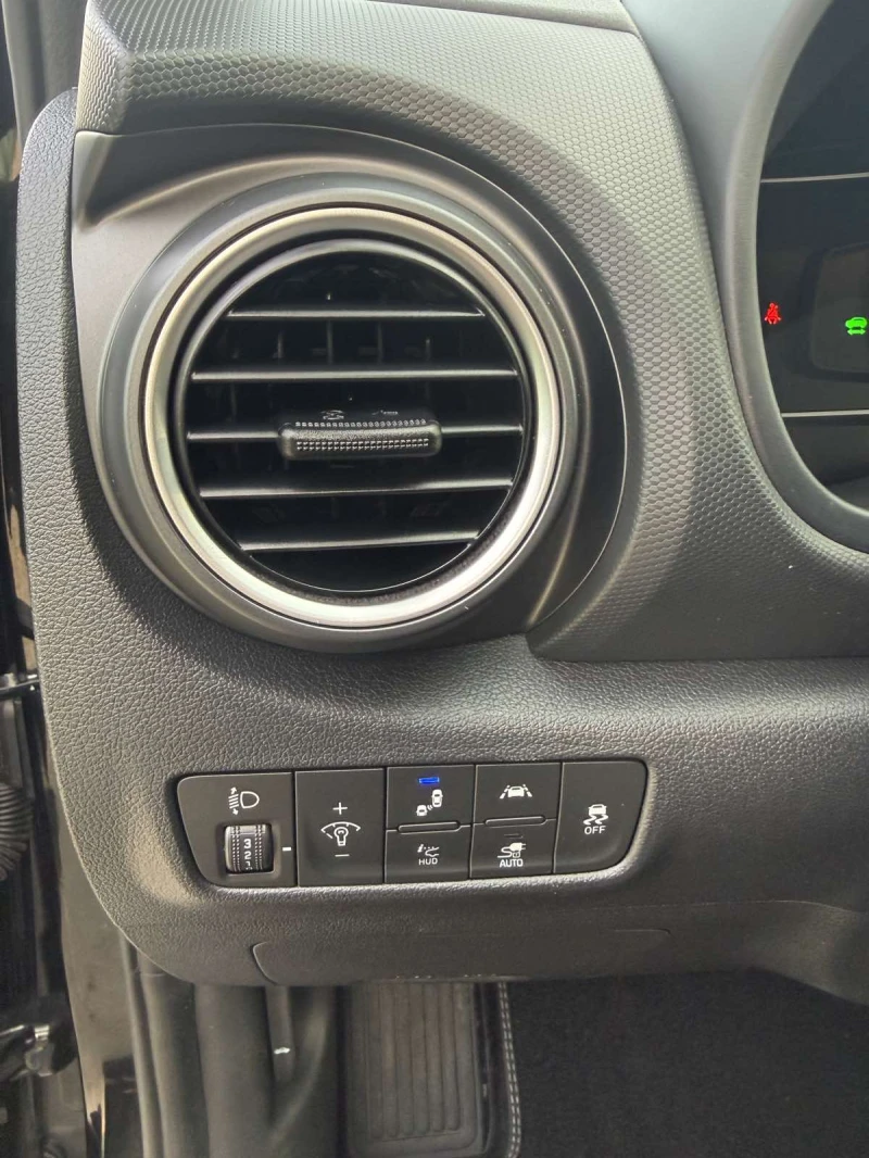 Hyundai Kona 64KWh/BLUELINK/SOH100%/HEADUP/KRELL, снимка 13 - Автомобили и джипове - 53180994