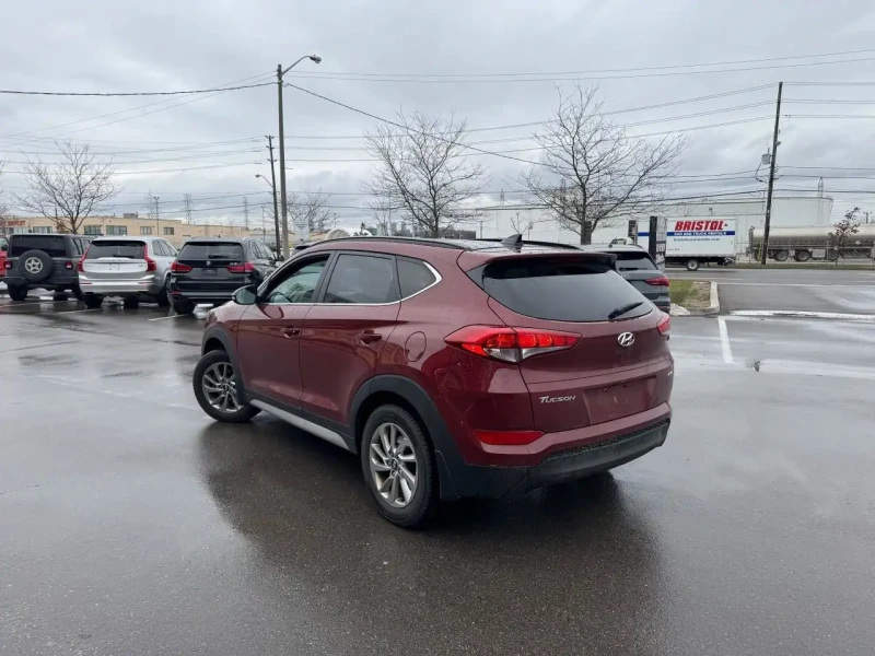 Hyundai Tucson * LUXURY AWD * CARFAX* ОПЦИЯ ЗА ФИНАНСИРАНЕ* , снимка 2 - Автомобили и джипове - 53233505